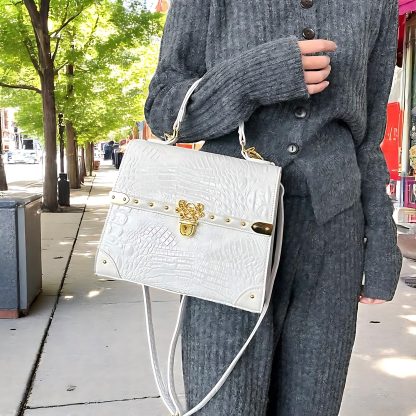 Luxurious and elegant handbag - Image 4